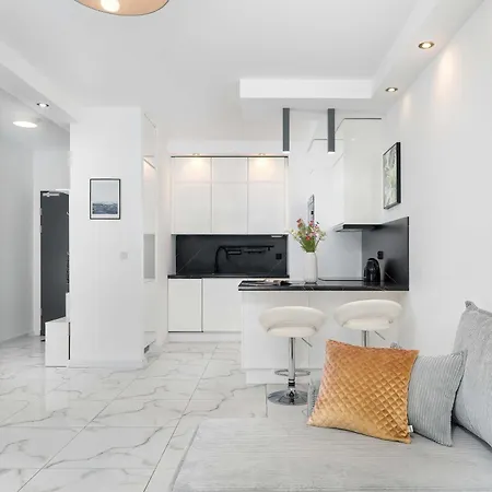 Apartman Nowoczesny Z Balkonem W Spokojnej Okolicy By Renters Poznań