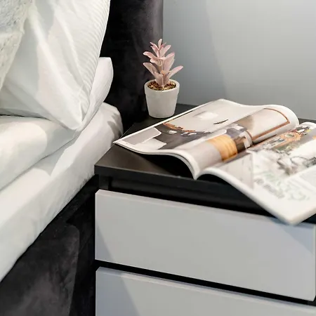 Apartman Nowoczesny Z Balkonem W Spokojnej Okolicy By Renters *