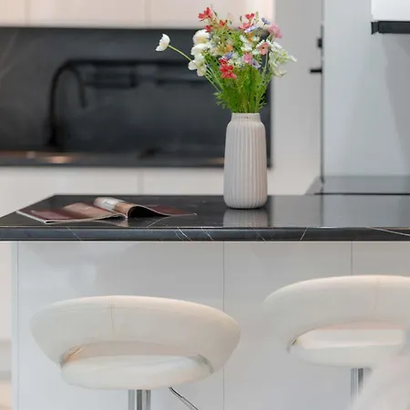 Apartman Nowoczesny Z Balkonem W Spokojnej Okolicy By Renters Poznań