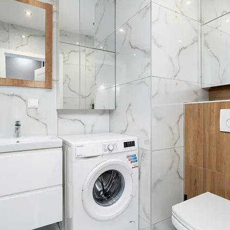 Nowoczesny Z Balkonem W Spokojnej Okolicy By Renters Poznań