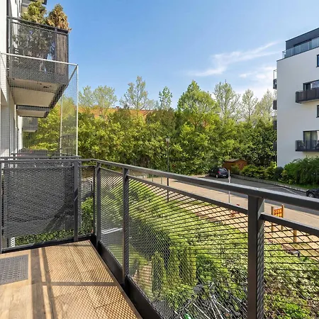 Nowoczesny Z Balkonem W Spokojnej Okolicy By Renters Apartman *