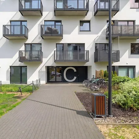 Nowoczesny Z Balkonem W Spokojnej Okolicy By Renters Apartman